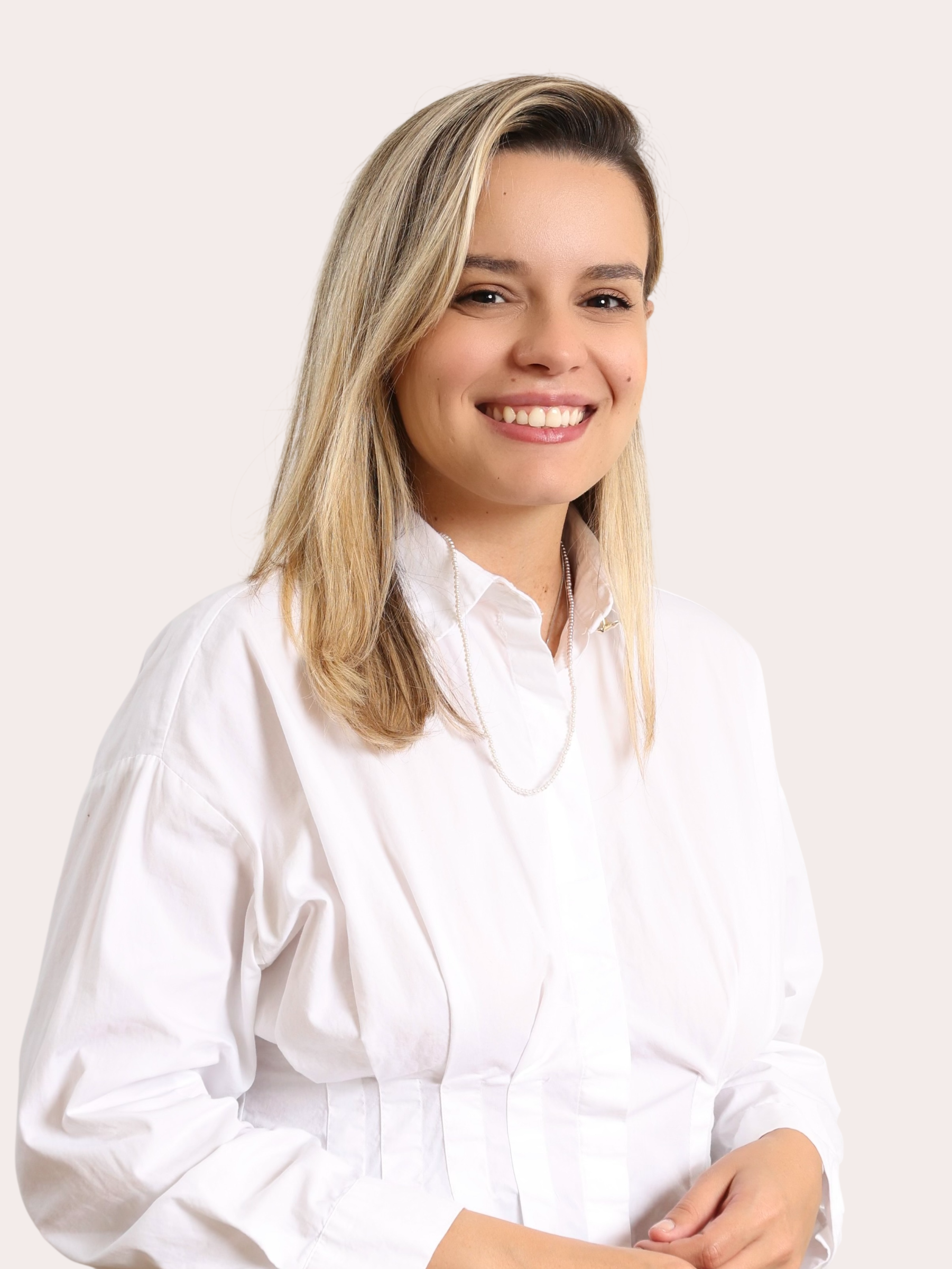 Ana Gabriella Lago, associate handling e sócia da FESA Group